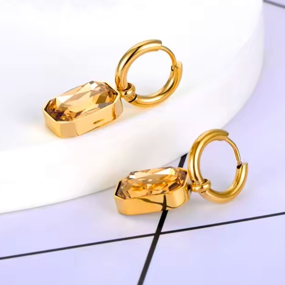 Anthropologie Elegant Gold Hoop Earrings with Amber Gemstone - Picture 3 of 6